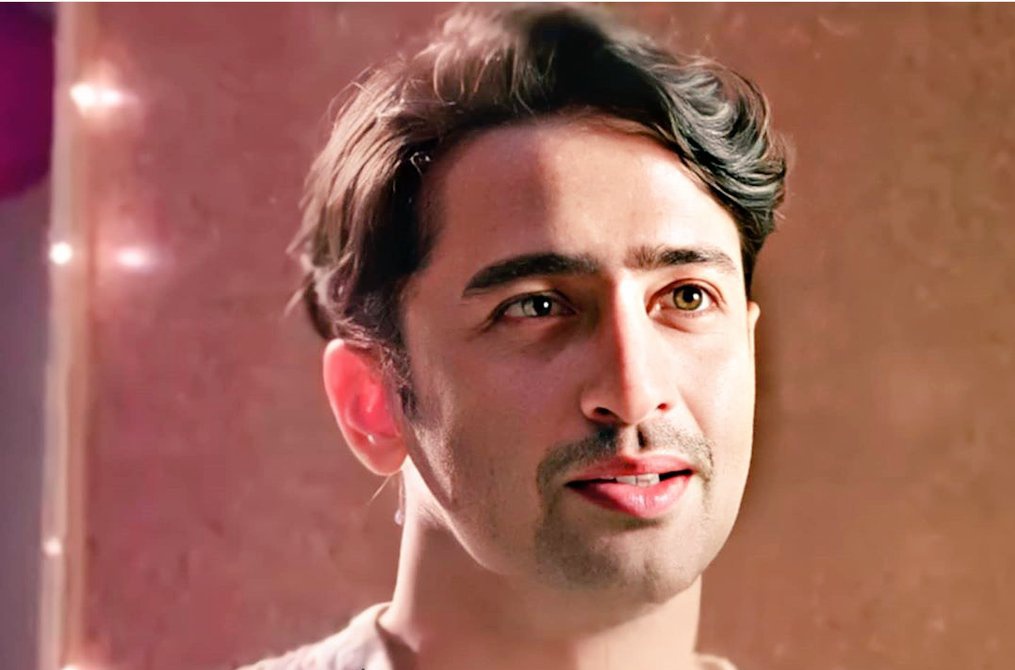 He Gathered D Glitters of all D Stars in D Universe to make Ur EYES.. Dats why dey are So Shiny..Earthenly Attached to Ur Soul..like Full of Emotions & LoveIt holds everything..A Genuine Soul Thirsts for& has a Unique Vocabulary..Everyone wants to learn+ #ShaheerSheikh