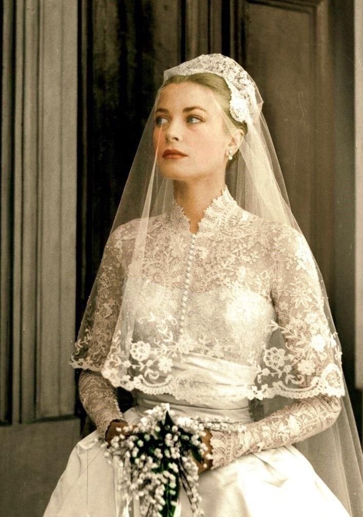 gisimagen's tweet photo. #ModaCultura en 1956 De mis favoritas. Grace Kelly con un vestido lleno de textura, mujeres delgadas, ¡van! Y las chicas talla grande también, ¡sí! Solo cuida las proporciones cap 7 de mi libro #LMVDT @OceanoMexico https://t.co/QnYVRFdsMY