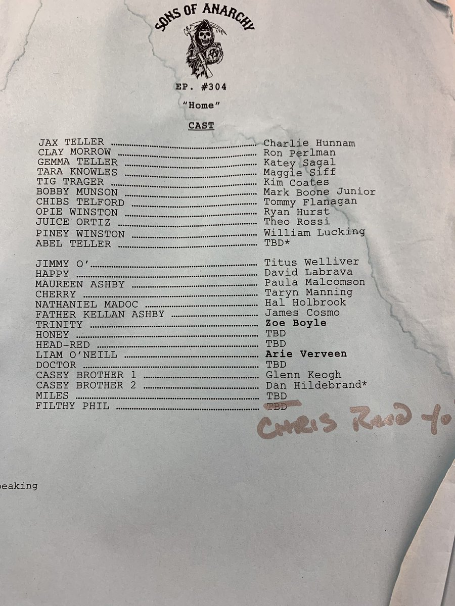 SOAMediaAddicts's tweet photo. One hour to go!

So interesting that at the time the script was written they still had not determined which actors would play certain roles! So happy they chose @Chrisreed619 to play #FilthyPhil &amp; thx for the signature Chris 😘❤️ @Theorossi @KimFCoates #SOA #SOAFX #ReaperReviews https://t.co/ztwpN8eg4I