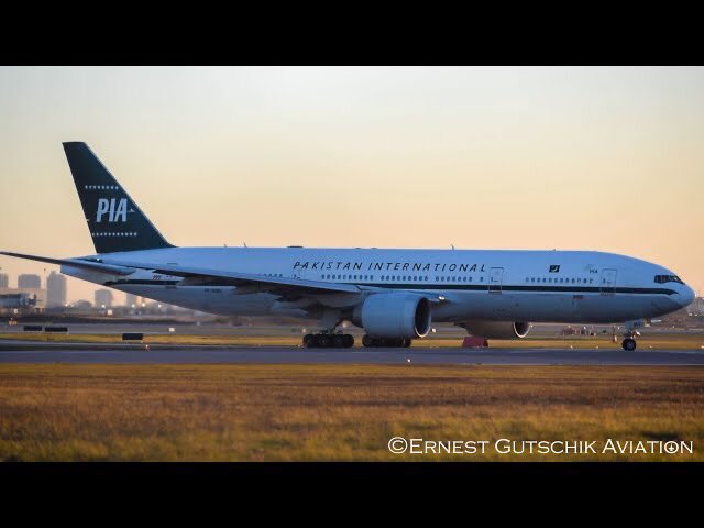 ErnestGutschik's tweet photo. VIDEO First visit to Toronto from Pakistan Airlines’ 1960’s Retro Livery Boeing 777-200ER that arrived this afternoon as #PIA781 and departed as #PIA782 on this gorgeous November day. Enjoy the video! https://t.co/K9lv9JY75u https://t.co/paCMsdyzL2