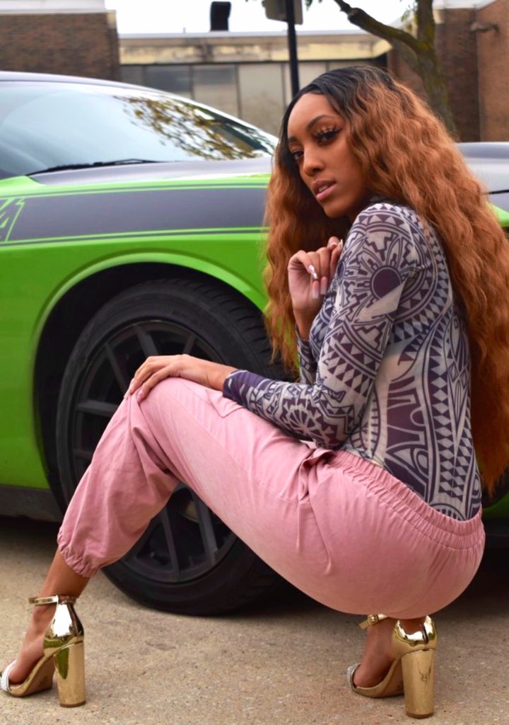 chellybanqz's tweet photo. Cooling in my drop too fancy 🥵
I already know why these bitches can’t stand me 🥱🤷🏽‍♀️ #shakeitsomemo dropping soon!!!! https://t.co/0Ks7CtwBV7