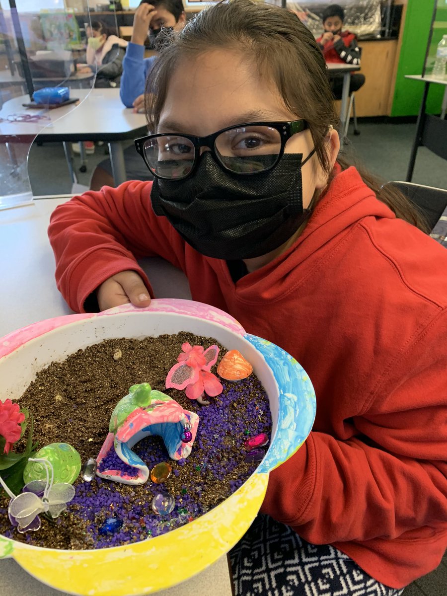 bulldogs_ctms's tweet photo. Ss in Mrs. Stachelski’s class were creating their own #fairygardens today. So much fun and oodles of glitter. #goodtimes #teamCTMS https://t.co/Pk2JVC3dlO