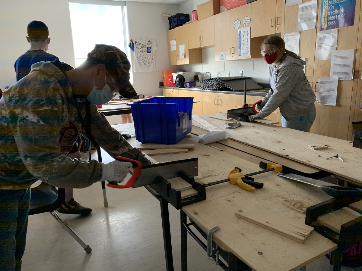 Southview_LDSB's tweet photo. We can’t wait to see the finished products from these Grade 8 designs! Students are hard at work &amp; engaged! #WeAreOne  @mrgallupe @BridgenTracy @Babcock_LDSB https://t.co/HMG03JvuUE