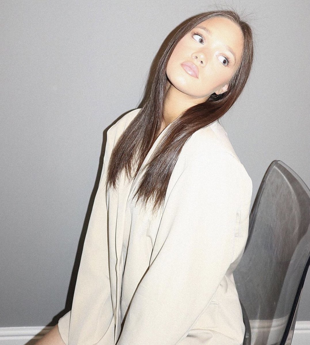 74. daisy or phoebe?