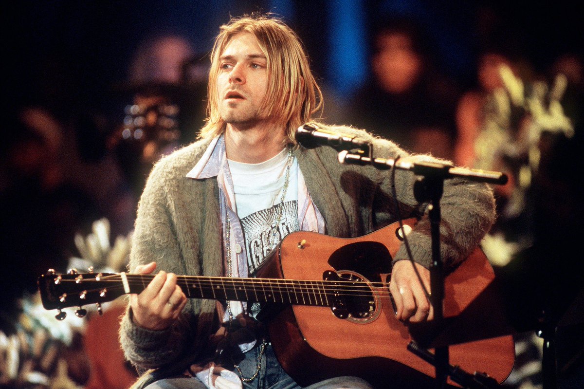 1960s #mohair sweater! Kurt Cobain was a huge fan of these vintage sweaters back in the 90s, the one he wore on MTV unplugged sold for more than $330,000 in auction! #vintageclothing #nirvana #kurtcobain #retroclothing