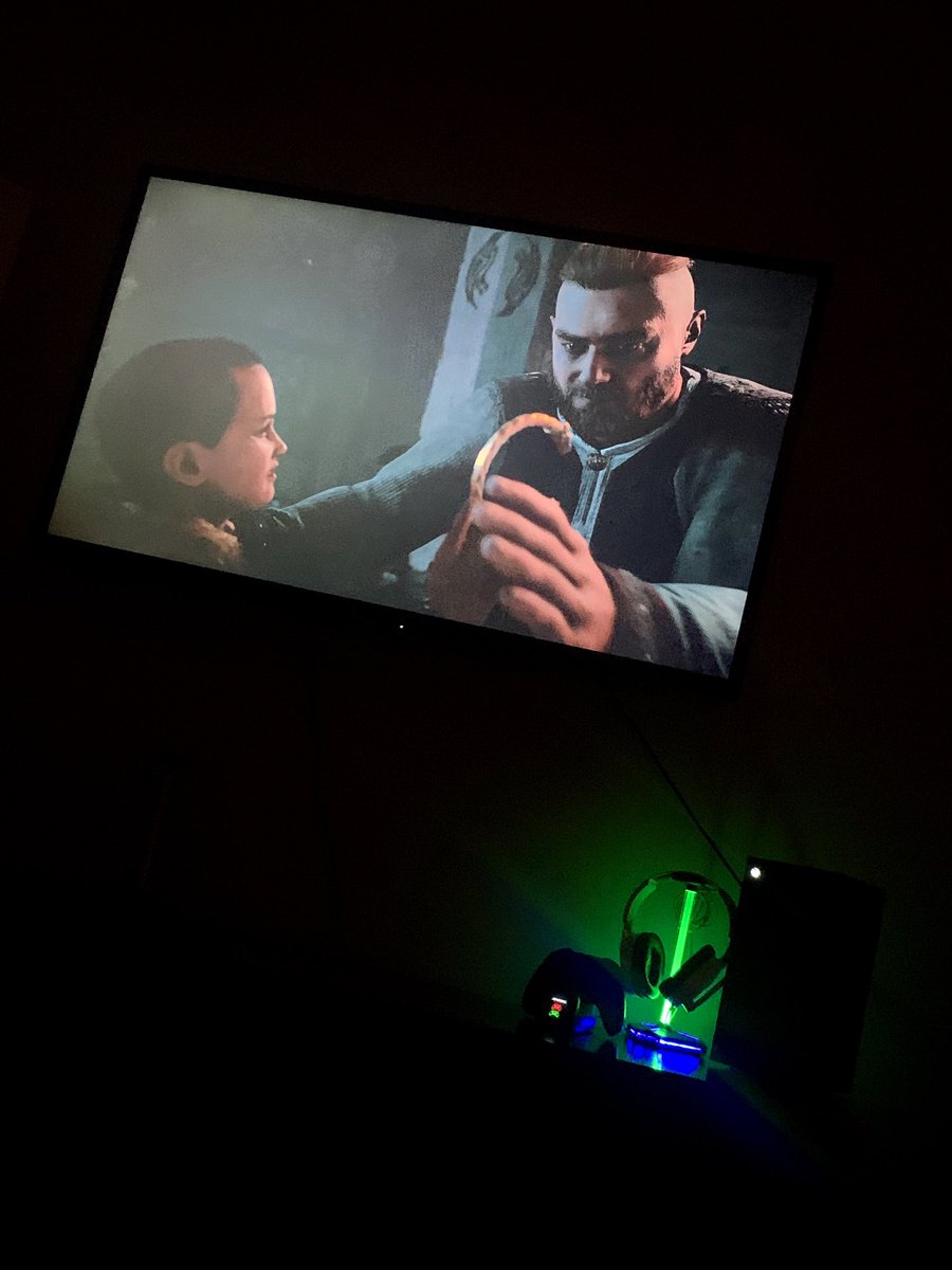 brazkid88's tweet photo. @Xbox @yosp Love them all too can’t wait for Thursday to come and add it next to my Xbox 👍 lets have fun the world is already a mess no need to hate https://t.co/kghPeQYiYp