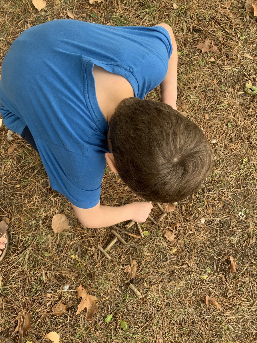 pawspvpstoread's tweet image. A beautiful day to be outside today @PortageView We shared a fantastic book by author and illustrator @juanamartinez and then celebrated our names! #GlobalReadAloud We made plans for making the story for our names.