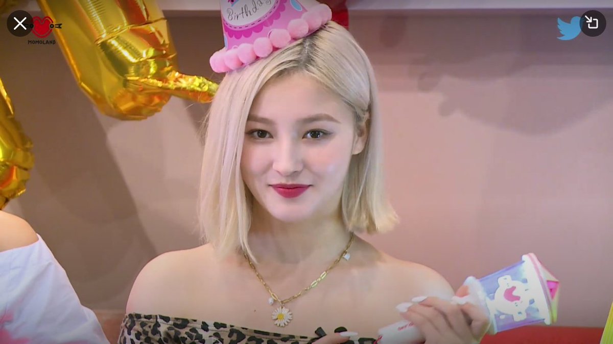 Nancy_Brasil's tweet photo. [📸] 10.11.20 - Nancy durante a live do aniversário de 4 anos do Momoland.

cr.: @momolandbrasil

#MOMOLAND #모모랜드 #낸시 #Ready_Or_Not #4YearWithMOMOLAND #NANCY @MMLD_Official https://t.co/5wfM8S5Rpg
