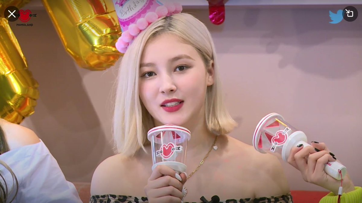 Nancy_Brasil's tweet photo. [📸] 10.11.20 - Nancy durante a live do aniversário de 4 anos do Momoland.

cr.: @momolandbrasil

#MOMOLAND #모모랜드 #낸시 #Ready_Or_Not #4YearWithMOMOLAND #NANCY @MMLD_Official https://t.co/5wfM8S5Rpg