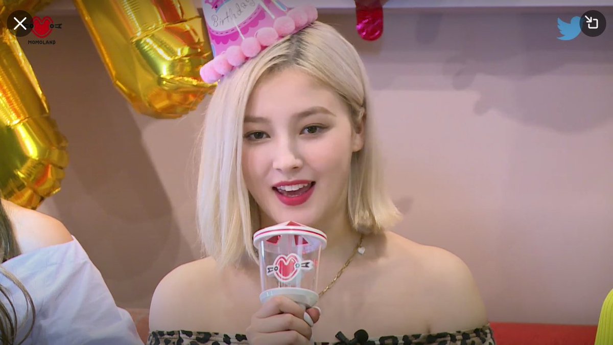 Nancy_Brasil's tweet photo. [📸] 10.11.20 - Nancy durante a live do aniversário de 4 anos do Momoland.

cr.: @momolandbrasil

#MOMOLAND #모모랜드 #낸시 #Ready_Or_Not #4YearWithMOMOLAND #NANCY @MMLD_Official https://t.co/5wfM8S5Rpg