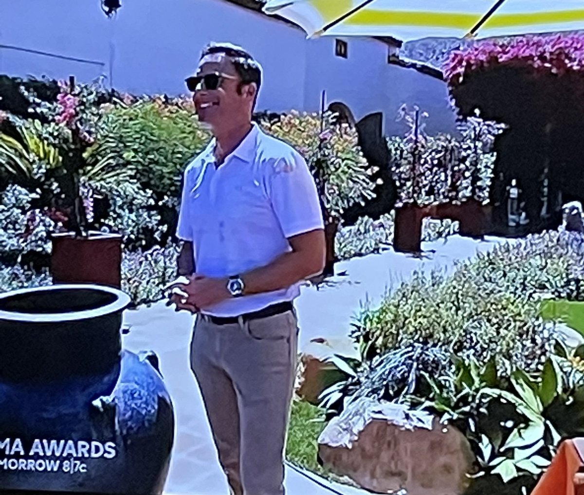 marishak0820's tweet photo. BREAKING NEWS: chris harrison is now in the hospital for his back injury from carrying the show #TheBachelorette https://t.co/QRLJKzPksW