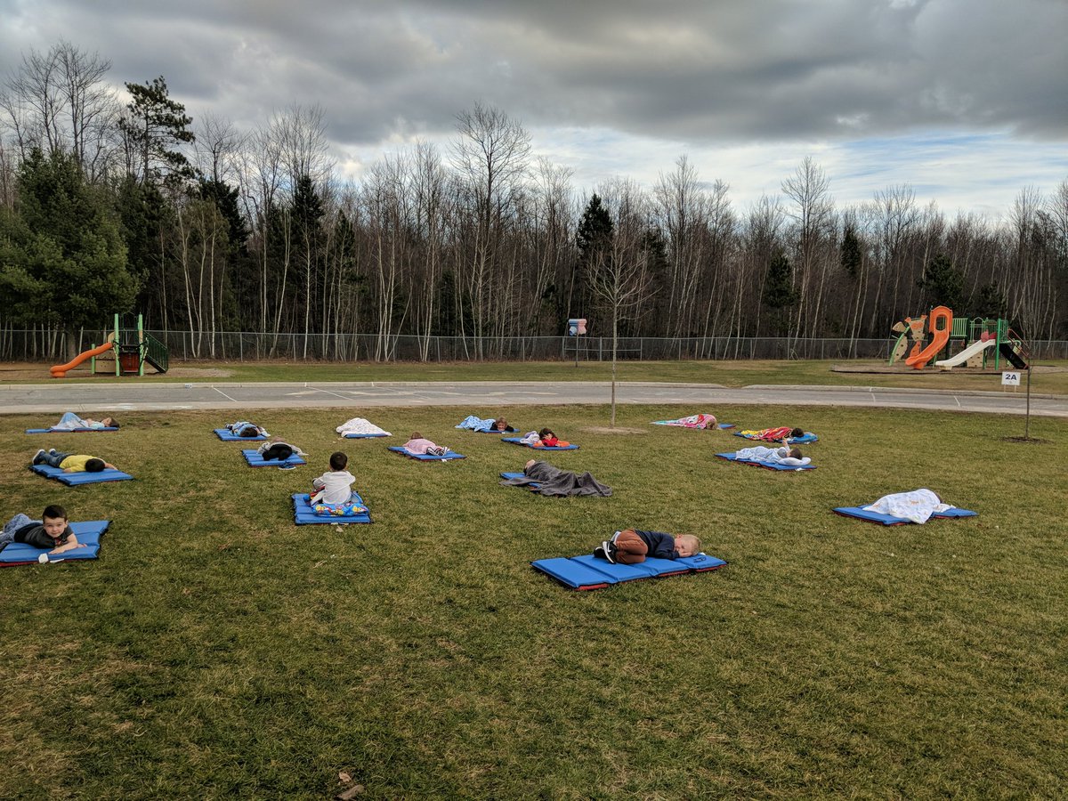Une belle journée pour prendre un repos à l'extérieur. <a href="/takemeoutside/">Take Me Outside</a> #TMO4LearningChallenge #onestbiencsdceo