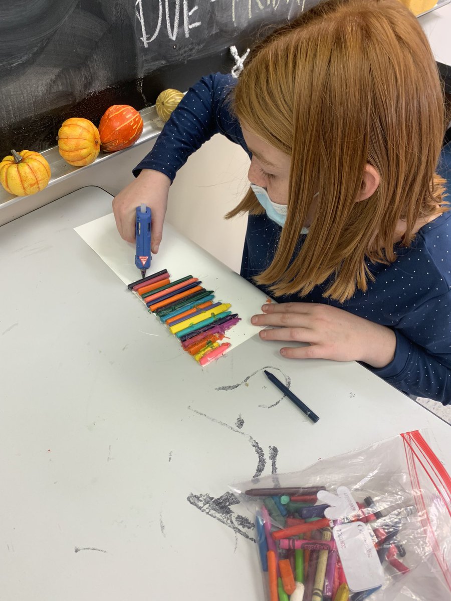 HRISART's tweet photo. What to do with the buckets of old crayons?! 🤔 🖍 ♻️ 
Recycle them in Environmental Art ASA @bisseahawks! The possibilities are endless! @GellDave @TJMillsWCPS https://t.co/qOCnOjgFjM