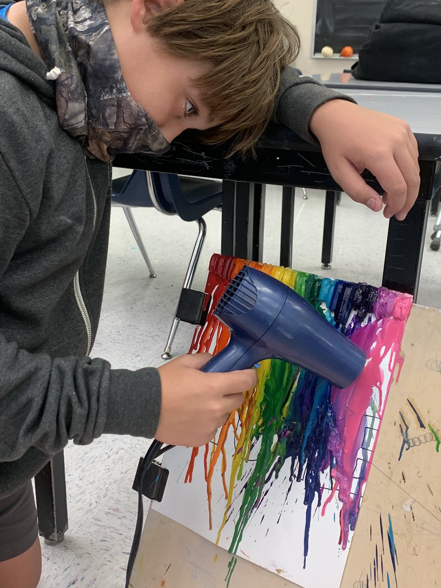 HRISART's tweet photo. What to do with the buckets of old crayons?! 🤔 🖍 ♻️ 
Recycle them in Environmental Art ASA @bisseahawks! The possibilities are endless! @GellDave @TJMillsWCPS https://t.co/qOCnOjgFjM
