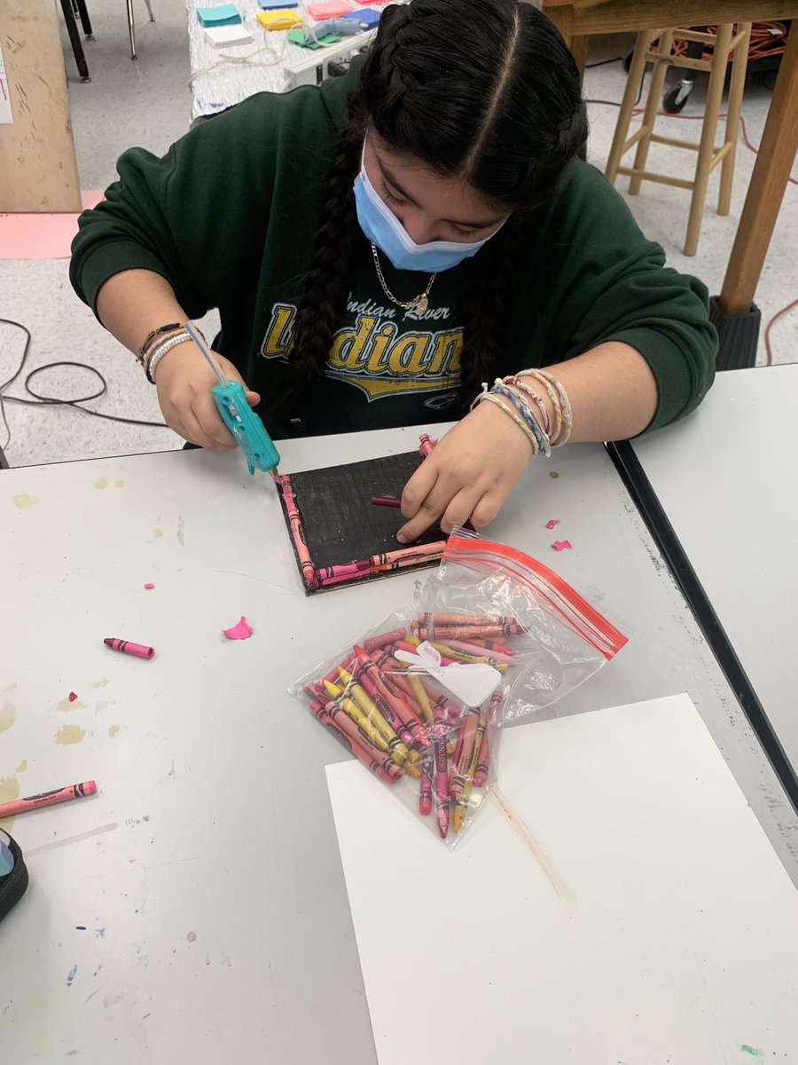HRISART's tweet photo. What to do with the buckets of old crayons?! 🤔 🖍 ♻️ 
Recycle them in Environmental Art ASA @bisseahawks! The possibilities are endless! @GellDave @TJMillsWCPS https://t.co/qOCnOjgFjM