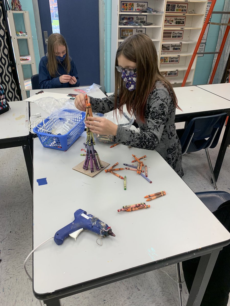 What to do with the buckets of old crayons?! 🤔 🖍 ♻️ 
Recycle them in Environmental Art ASA <a href="/bisseahawks/">Berlin Intermediate School</a>! The possibilities are endless! <a href="/GellDave/">Dave Gell</a> <a href="/TJMillsWCPS/">Tamara Mills</a>
