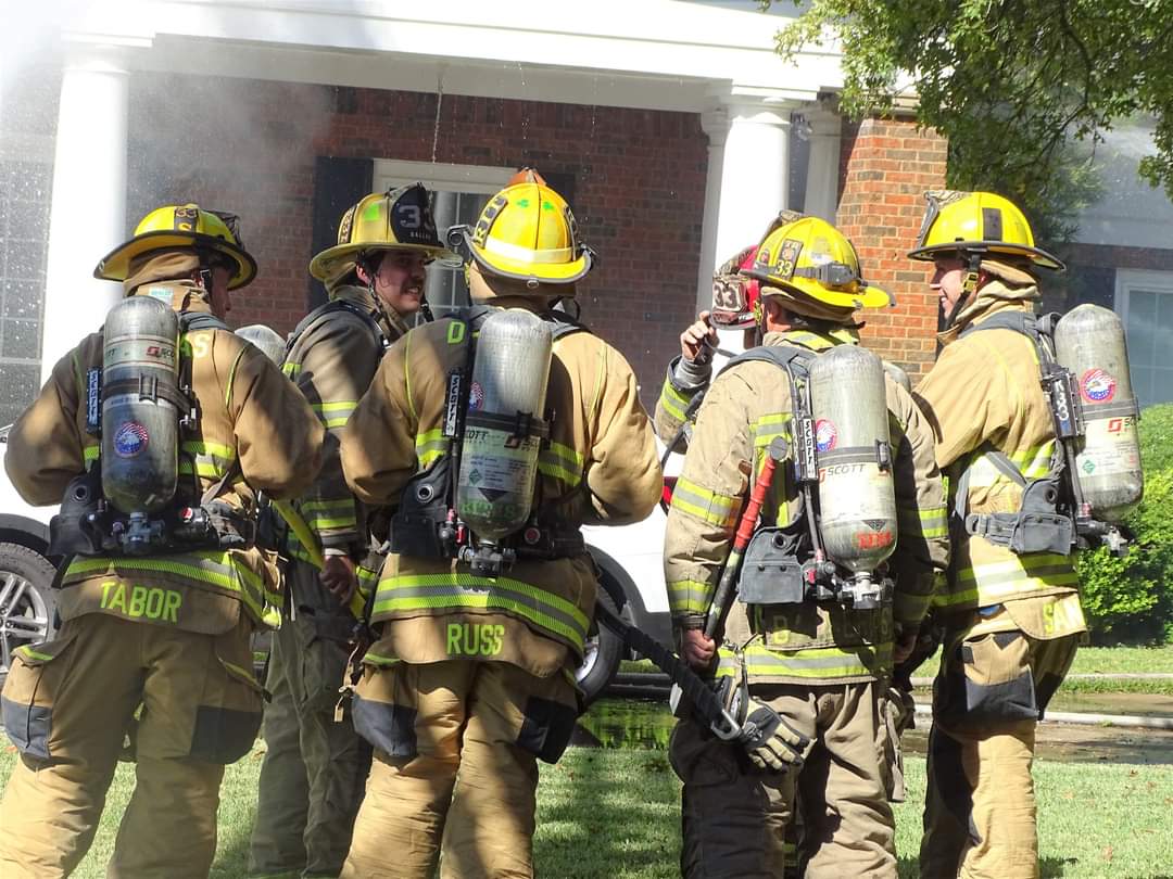 dfdawards's tweet photo. Registration is NOW OPEN for the Dallas Fire-Rescue Awards!

https://t.co/JmEOimfc8h

This produced, studio show isn't just another Zoom call 😉 - it should be blast for our firefighters, their family and friends! https://t.co/b9EFU0jOcV