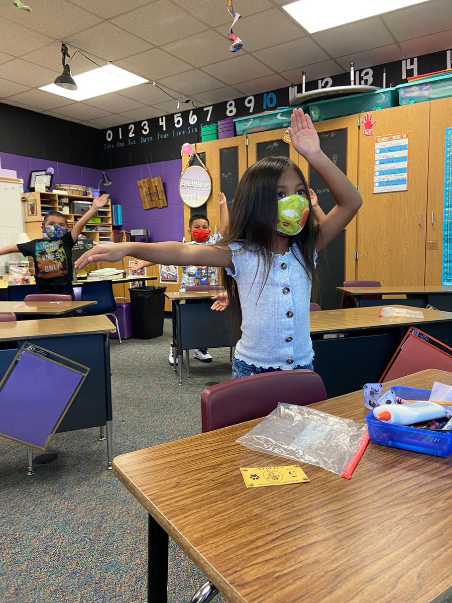 Westside_AISD's tweet image. Give me an L...L... give me an M... M. We love learning letters in kinder #learningthroughmovement #whenatwestside