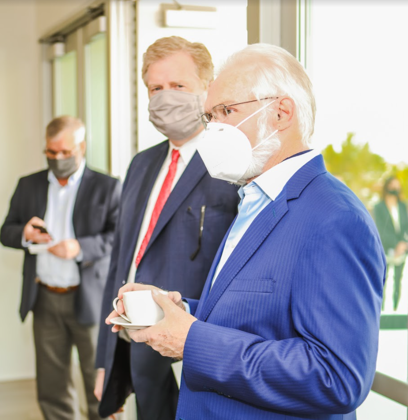 cityoflancaster's tweet photo. Mayor Parris has developed a vision for the use of hydrogen as a new way to further decarbonize the City. Hydrogen has wide-reaching benefits &amp; Lancaster has been the first to embrace hydrogen power. Learn more about the implementation of hydrogen at  https://t.co/IdFa5nFaiL. https://t.co/ywsnxKyym1