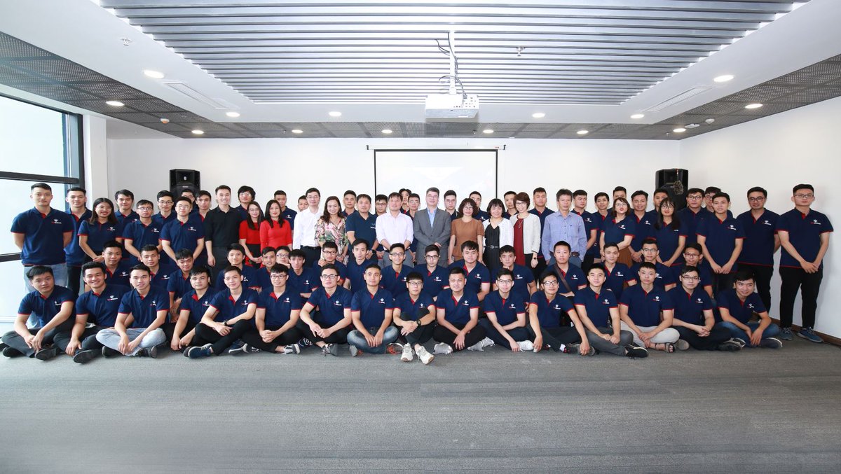 vinbdi's tweet photo. First Convocation Ceremony of Vingroup AI &amp; Data Science Human Resources Development Program!

More info about the program: https://t.co/ORp44ccQFj

#Vingroup #AI #BigData https://t.co/8HAmdER8Ah
