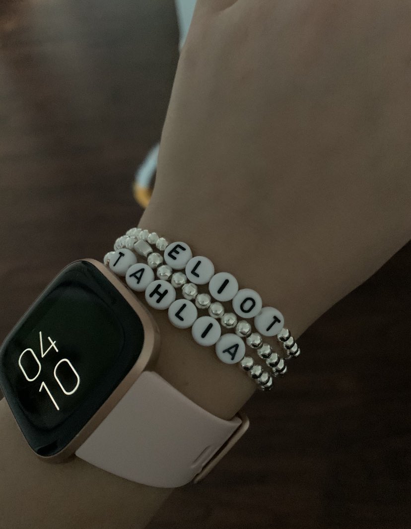 Emily_Matles's tweet photo. Happy Customer! Custom Bracelets perfect Holiday 🎁 Gift! #emaginesimplicity #emilysedge #custombracelets #bracelets #gifts #HappyHolidays #onetsy #Brooklyn #nyc https://t.co/IEe2PY961e