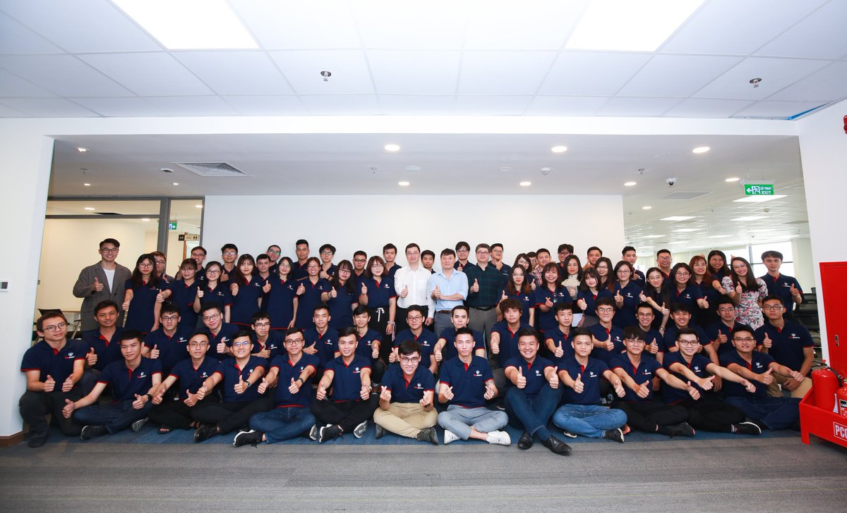 vinbdi's tweet photo. First Convocation Ceremony of Vingroup AI &amp; Data Science Human Resources Development Program!

More info about the program: https://t.co/ORp44ccQFj

#Vingroup #AI #BigData https://t.co/8HAmdER8Ah