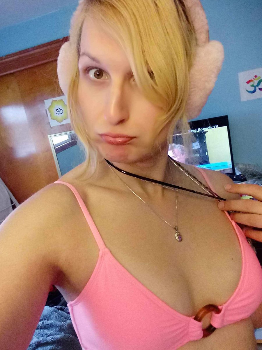 Allie_Beeee's tweet photo. few months ago📷before the piercings📸 bikini that i never got to use👙🤦🏼♀️next year I guess🤷🏼♀️...honestly feel like I look gross but im taking a chance🤞🤞
#Polish #blonde #bikiniposing #bikiniday #bikini_lover #bikiniaddict #bikinifitness #bikinidancing #girls #mirrorshot #selfie https://t.co/snH55u2Mzo