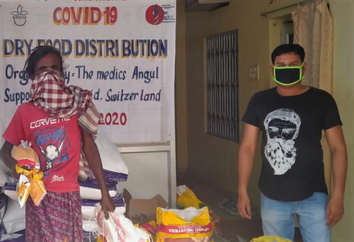 BasaidSm's tweet photo. Our hero families from India are receiving your donations - Thank you! - https://t.co/xvPOiFNENk https://t.co/48YnhwMRXa