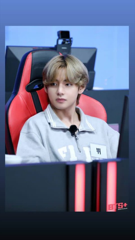 kooberry1717's tweet photo. V 💜🙈🔥💖
#bts #BTSV #v #BTSARMY #runbts115  #BEisComing #BTS_BE https://t.co/rW1gnFV5hN