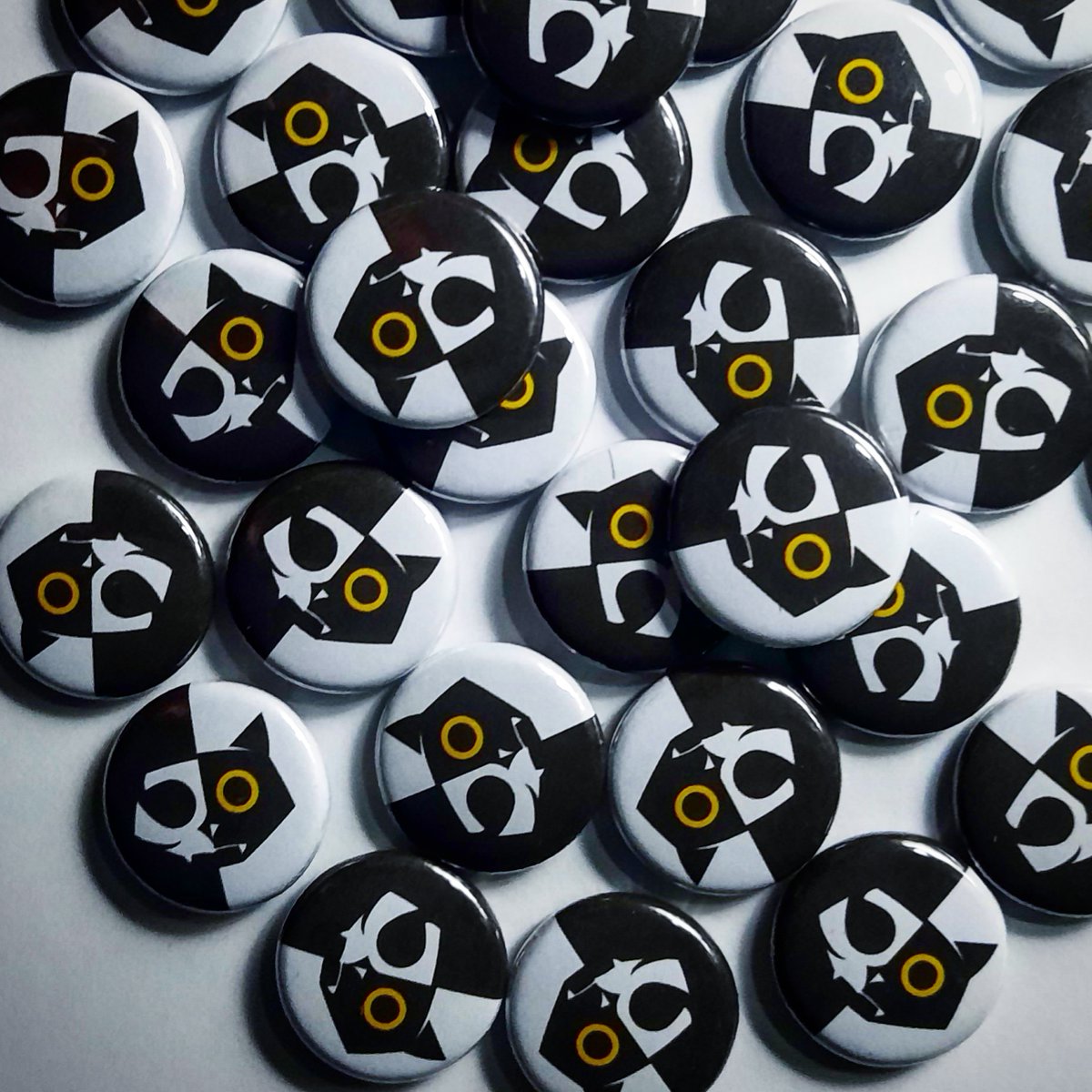 deathkatmedia's tweet photo. DEATHKAT badge explosion.

#deathkatmedia #catsofinstagram #photoshop #illustration #digitalpainting #badge #buttonbadges #awesomemerch https://t.co/9xAYrx8ZWN