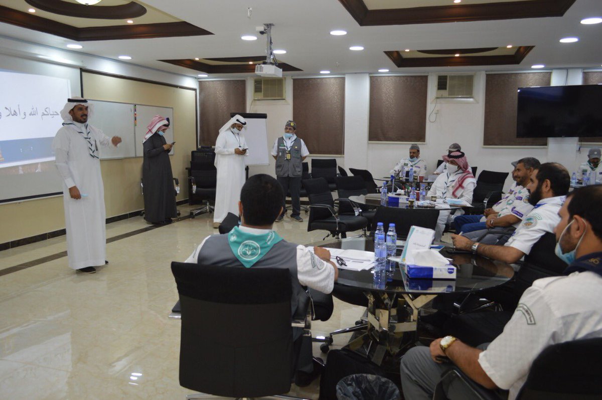 AsirScout's tweet photo. حضور مساعد مدير تعليم رجال ألمع للشؤون المدرسية الأستاذ علي آل مضواح لقاء #مجلس_التطوير_الكشفي_بمنطقة_عسير وإشادته بالعمل الكشفي التطوعي في عدة مجالات مختلفة ، مؤكدا على ضرورة وأهمية استقطاب الطلاب للحركة الكشفية منذ النشء لما لها من مردود معرفي مهاري وخدمة للوطن والمجمتع. https://t.co/eklZGMlBIb