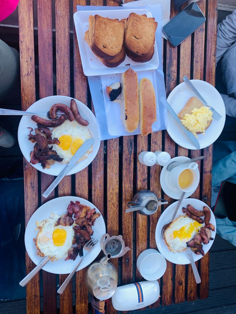 tnusreec's tweet photo. My Darjeeling breakfast scene at @glenarysdarj ♥️

@priyankarati @andyact https://t.co/iEuS2G7qdg