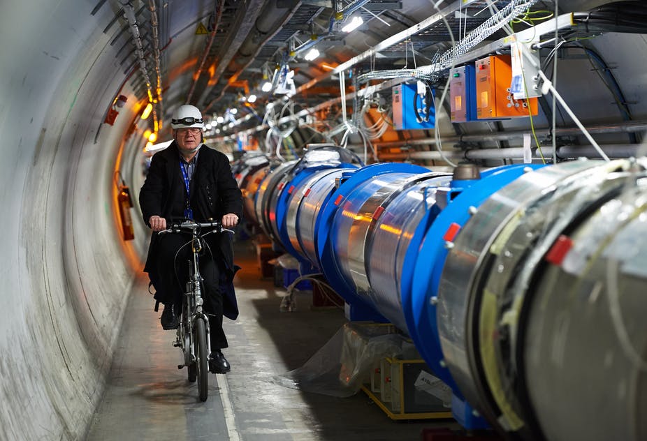 ArtsAtCERN's tweet photo. 🔵@LluisNacenta (director of @Hangar_org), @JuliaMirallesdI (@bcn_ajuntament), and @monica_bello (Arts at CERN) will introduce Collide and how the framework of collaboration works between @CERN and #Barcelona.
❓Send your questions using #AskCollide👇
📍https://t.co/rAuOJ0105J https://t.co/bNfVZtmmM6