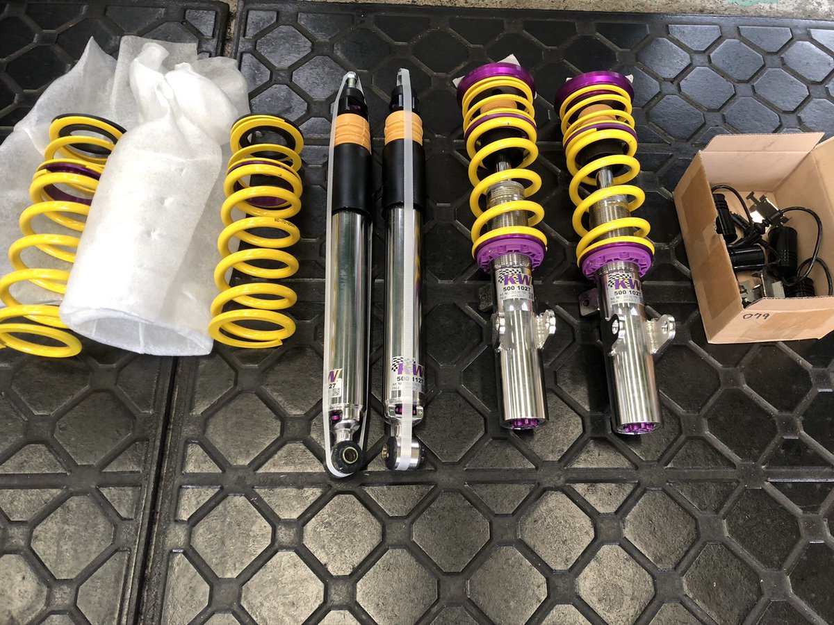 𝗞𝗪 𝗝𝗔𝗣𝗔𝗡 𝗼𝗳𝗳𝗶𝗰𝗶𝗮𝗹 兵庫県 タイヤ館 加古川中央 さんで Fk8 シビックタイプr に2way 車高調 Kw Version 3を装着頂きました 電子制御サスはキャンセラーでカットする必要がありますが それだけの価値がある と自負しております