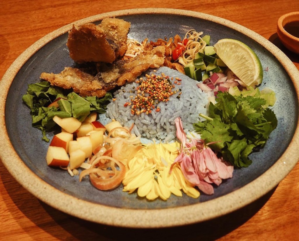 河井 菜摘 Natsumi Kawai めくるめくタイ料理 コース10品を堪能したチョンプー 渋谷parcoの洋服屋と同じフロアにあるという謎の立地なのだけど下北のサモトラにいた森枝シェフがオープンしたお店と聞いたら行くしかない しかし謎の立地 だけどいろんな人 河井 菜摘 Natsumi Kawai めくるめくタイ料理 コース10品を堪能したチョンプー 渋谷parcoの洋服屋と同じフロアにあるという謎の立地なのだけど下北のサモトラにいた森枝シェフがオープンしたお店と聞いたら行くしかない しかし謎の立地 だけどいろんな人