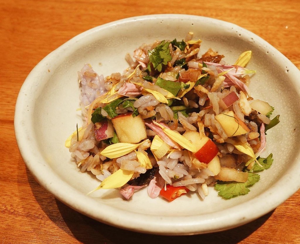 河井 菜摘 Natsumi Kawai めくるめくタイ料理 コース10品を堪能したチョンプー 渋谷parcoの洋服屋と同じフロアにあるという謎の立地なのだけど下北のサモトラにいた森枝シェフがオープンしたお店と聞いたら行くしかない しかし謎の立地 だけどいろんな人 河井 菜摘 Natsumi Kawai めくるめくタイ料理 コース10品を堪能したチョンプー 渋谷parcoの洋服屋と同じフロアにあるという謎の立地なのだけど下北のサモトラにいた森枝シェフがオープンしたお店と聞いたら行くしかない しかし謎の立地 だけどいろんな人