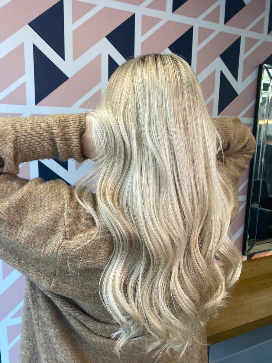 marzipanhair's tweet photo. ๐บBlonde bombshell, by Daisy๐บ
.
.
.
#redken #olaplex #truro #cornwall #blondehair #marzipanhair #trurohairsalon #redkenready @redkenuk https://t.co/ROo7bxcZat