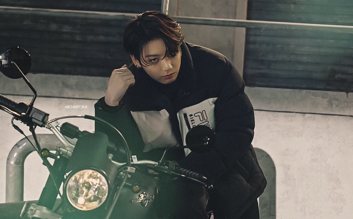 archiveforJK's tweet photo. oh god biker jungkook https://t.co/JTzXptssxn