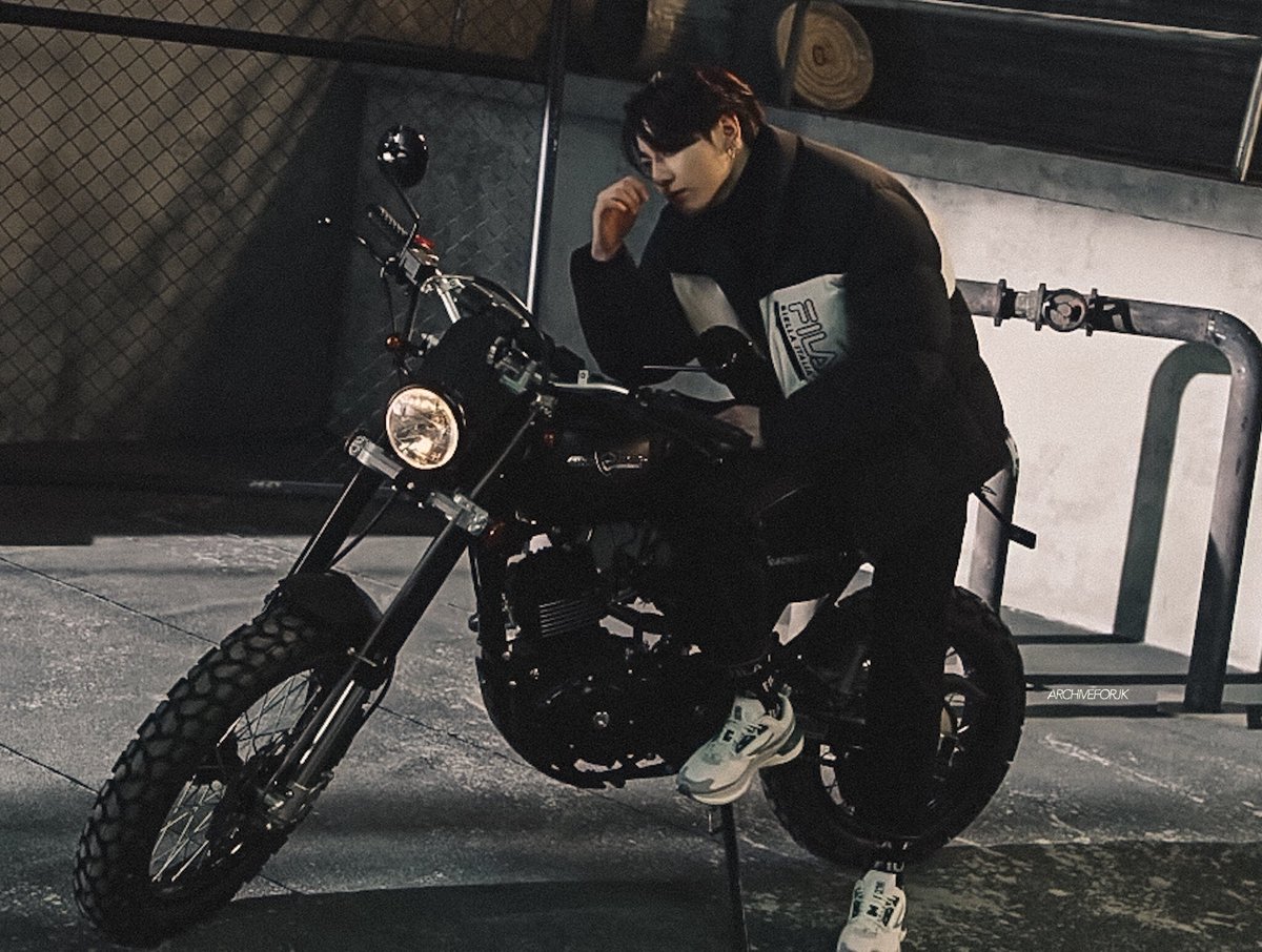 archiveforJK's tweet photo. oh god biker jungkook https://t.co/JTzXptssxn