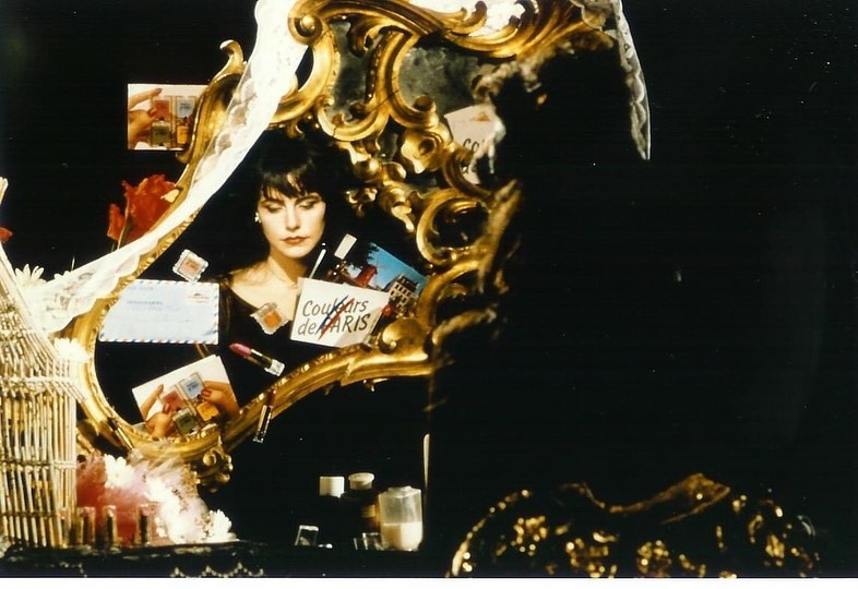 Souvenirs en 2 clics📸 Seules les filles pleurent featuring Les brunes comptent pas pour des prunes. #etbonmardi #lio #lio_la_vraie