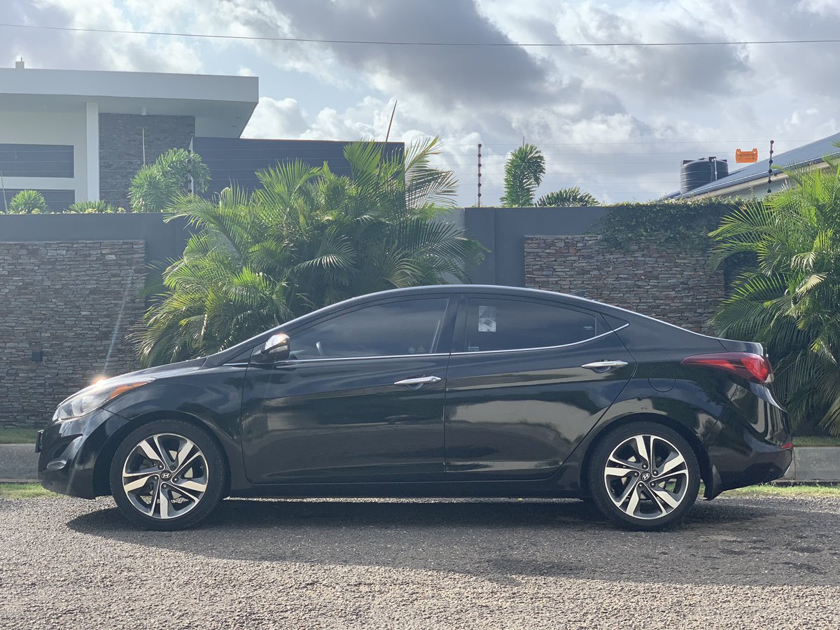 FrankDoe101's tweet photo. 2015 Hyundai Elantra limited 
1.8L engine 
72k miles 
Reverse cam 
Alloy wheels 
Fog lamps 

Price - 58k p3 😁
Pls rt 

#YourCarGuy 🚘🕺🏾 https://t.co/xBYSTHBwuc