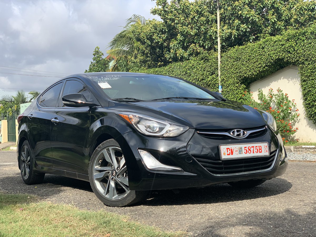 FrankDoe101's tweet photo. 2015 Hyundai Elantra limited 
1.8L engine 
72k miles 
Reverse cam 
Alloy wheels 
Fog lamps 

Price - 58k p3 😁
Pls rt 

#YourCarGuy 🚘🕺🏾 https://t.co/xBYSTHBwuc
