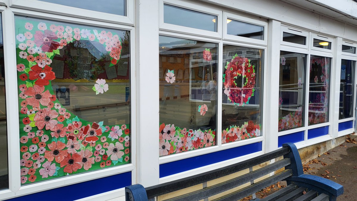 mittonmanorpri's tweet photo. The children's poppy display is ready for Armistice Day. We think it looks beautiful. 

The school will be holding a two minute silence at 11am. https://t.co/7n6pcYjgV6