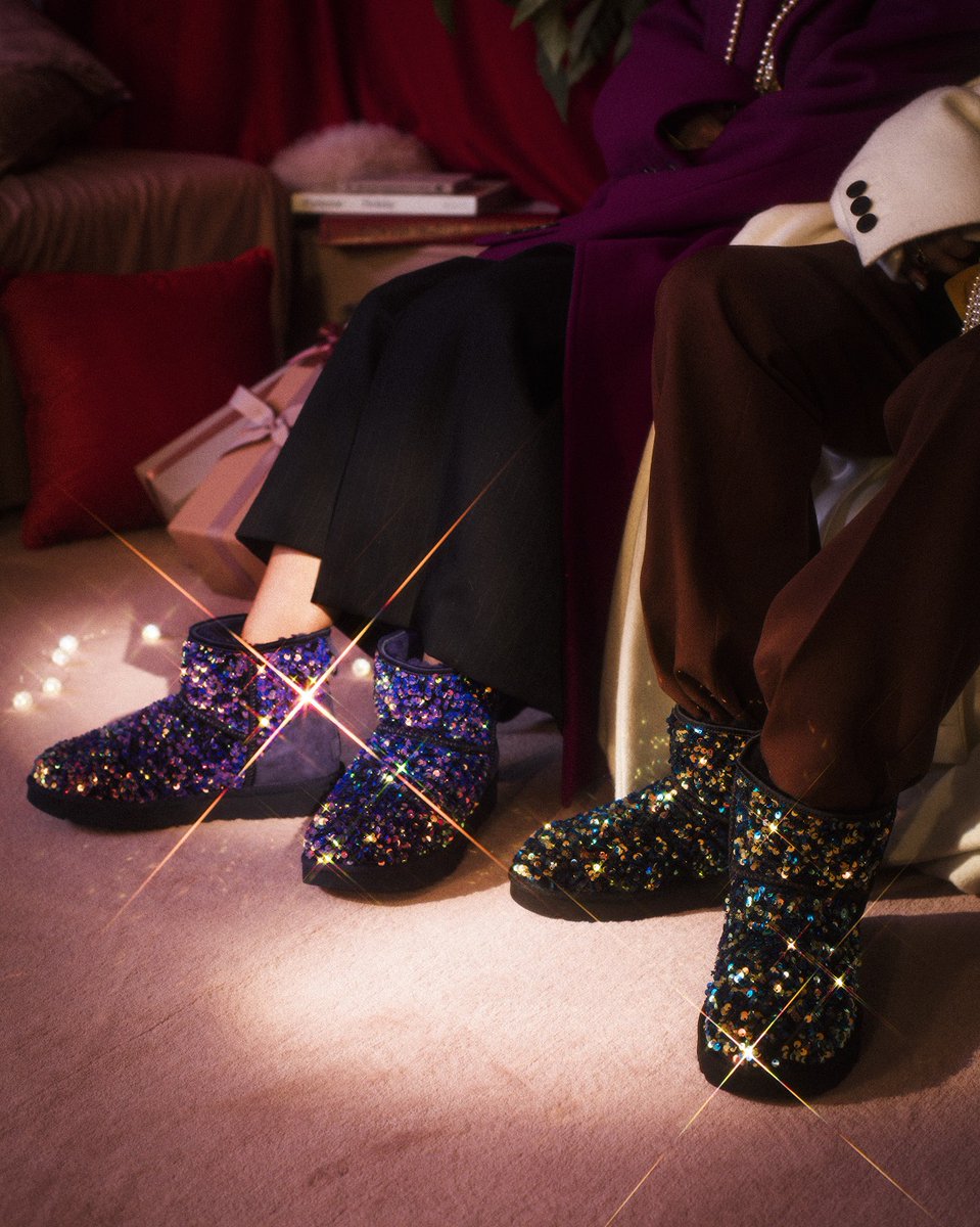 UGGJapan's tweet photo. UGG®2020 HOLIDAY COLLECTION登場!ホリデーキャンペーンのモデルは #AMIAYA(@AMI__AYA) さん。
FEEL LOVE.
大切な人にUGG®のギフトを。
#FEELUGG #UGGブーツ
https://t.co/hfzCAtHY7h https://t.co/1lKFO9bbHC