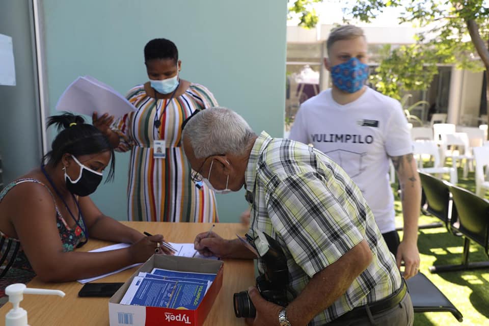 alanwinde's tweet photo. 1/3 We recently kicked off our #Vulimpilo campaign which focuses on reintegrating comprehensive health services back into the system. #WCRecoveryPlan @WesternCapeGov @WCHealthMEC https://t.co/sqdqHh1sLr