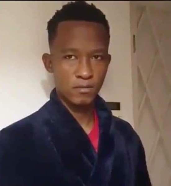 salat_sandile's tweet image. Don't know why Simba is trending when all these flavours taste the same,amasimba awasafani nakdala 🤞
#soundsofflavour