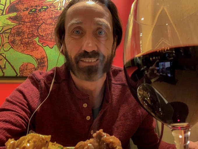 Oxtail in red wine sauce with a glass of Merlot. What a great combination. https://t.co/jsgExd76UT