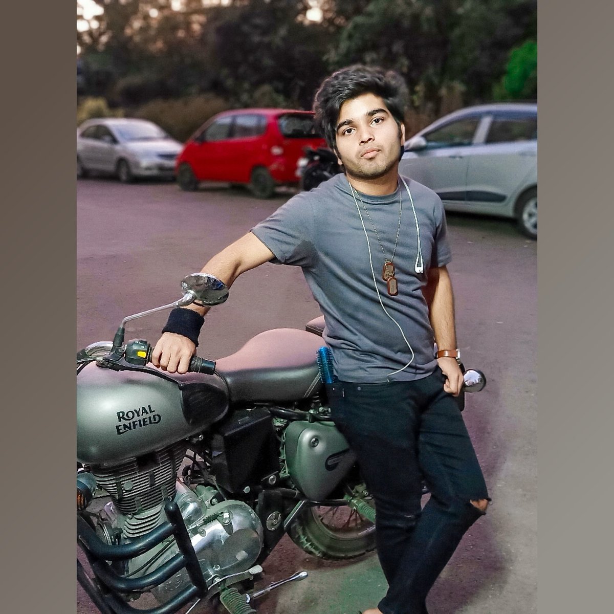 thakur_ady's tweet photo. #NewProfilePic #swag #handsome #cool https://t.co/FLodE6Au6V