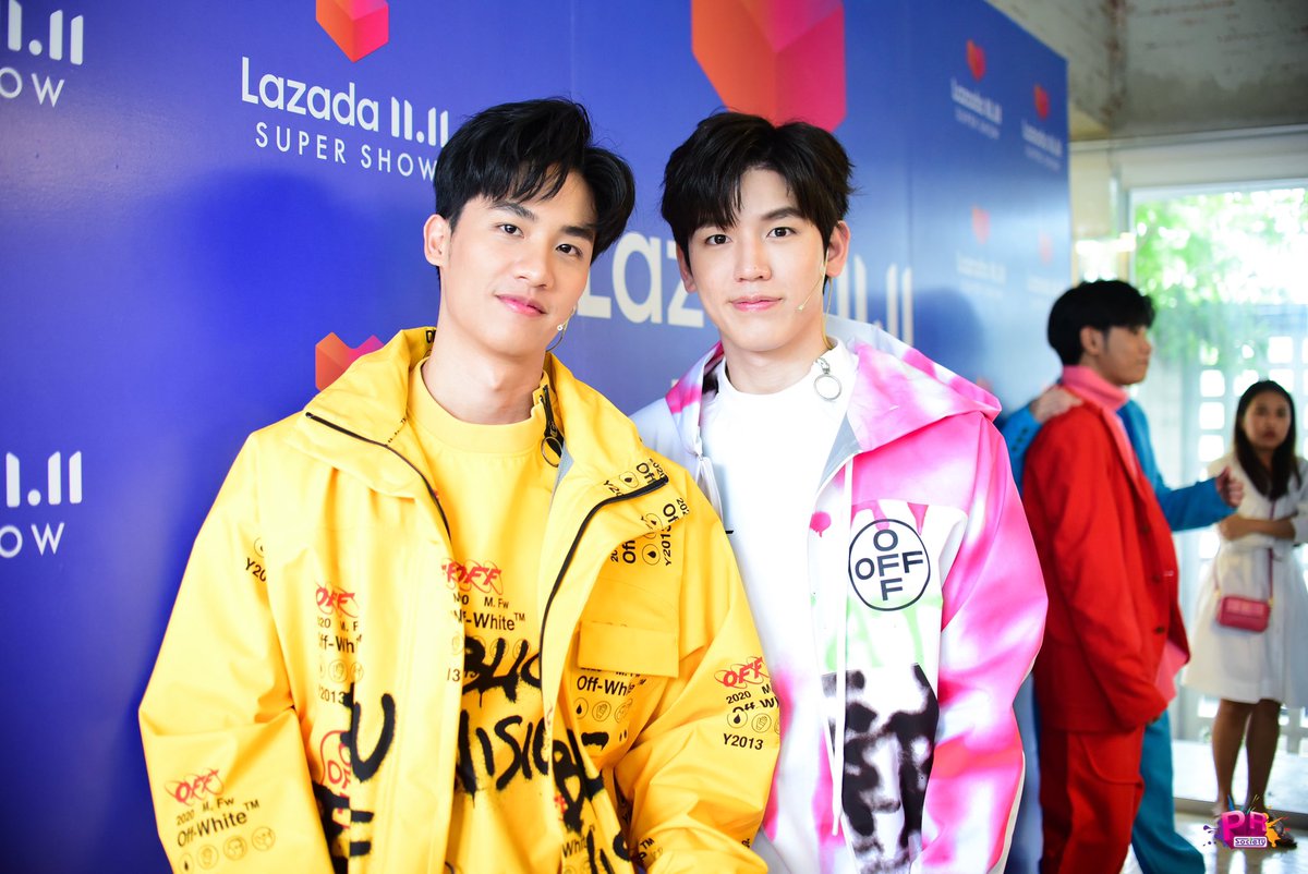 PRSocietyNews's tweet photo. #คริสสิงโต #เตนิว ก็มานะจ๊ะ พร้อมสำหรับโชว์สุดพิเศษในงาน Lazada 11.11 Super Show แน่นอน ห้ามพลาดกับคู่จิ้นสุดฟินในเวลา 17.00 ทาง LazLive 

#Lazada1111TH #LazadaBiggestOneDaySaleTH
#KristPerawat #SingtoPrachaya 
#Tawan_V #Newwiee https://t.co/cQFN1WPvBd