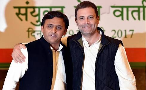 DurgeshGupta_'s tweet photo. @yadavakhilesh राहुल गांधी वो पनौती हैं,
जिस पर लग जाए उसकी ,
साइकिल भी पंचर कर देते हैं और
लालटेन भी बुझा देते हैं ।।
#PmModiSuperWave https://t.co/m5Jb2DNxn1